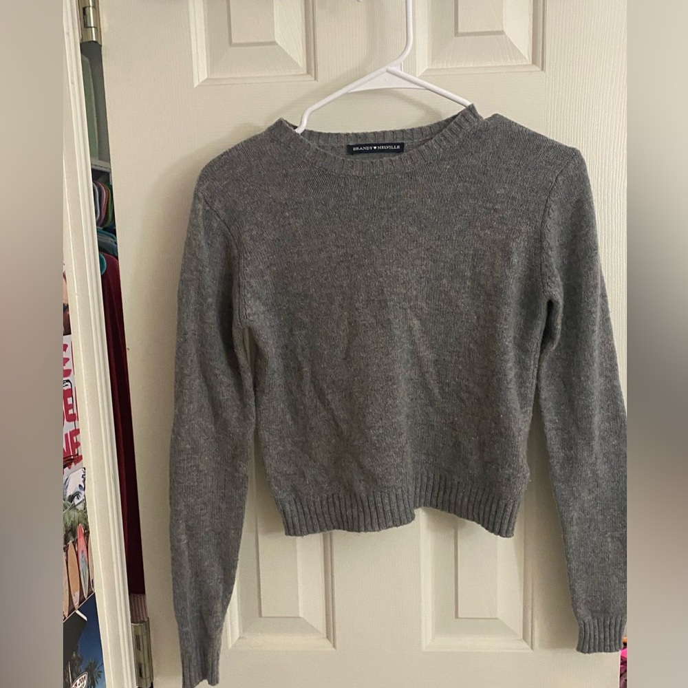 brandy melville women’s sweater